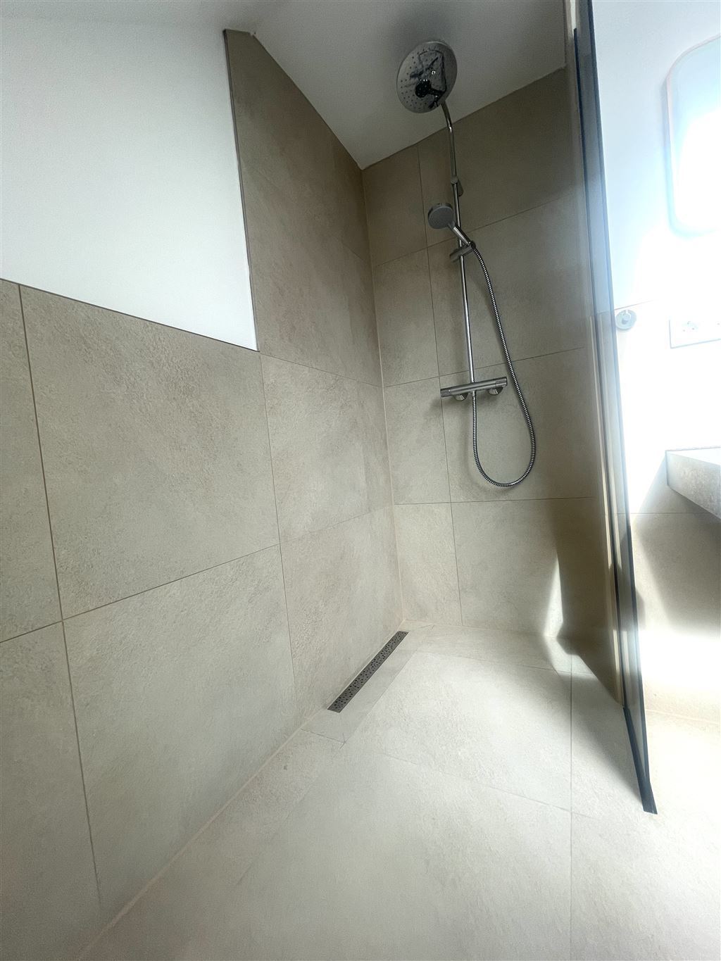 Elegante hochwertige Dachgeschosswohnung mit 2 großen Balkonen