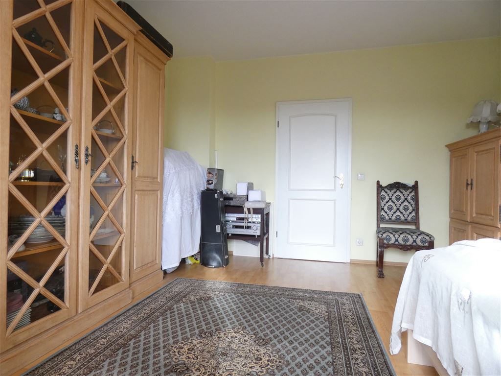 Lukratives, teils schön renoviertes 5 Parteien Haus in zentraler Lage