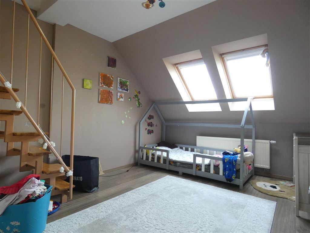 Lukratives, teils schön renoviertes 5 Parteien Haus in zentraler Lage