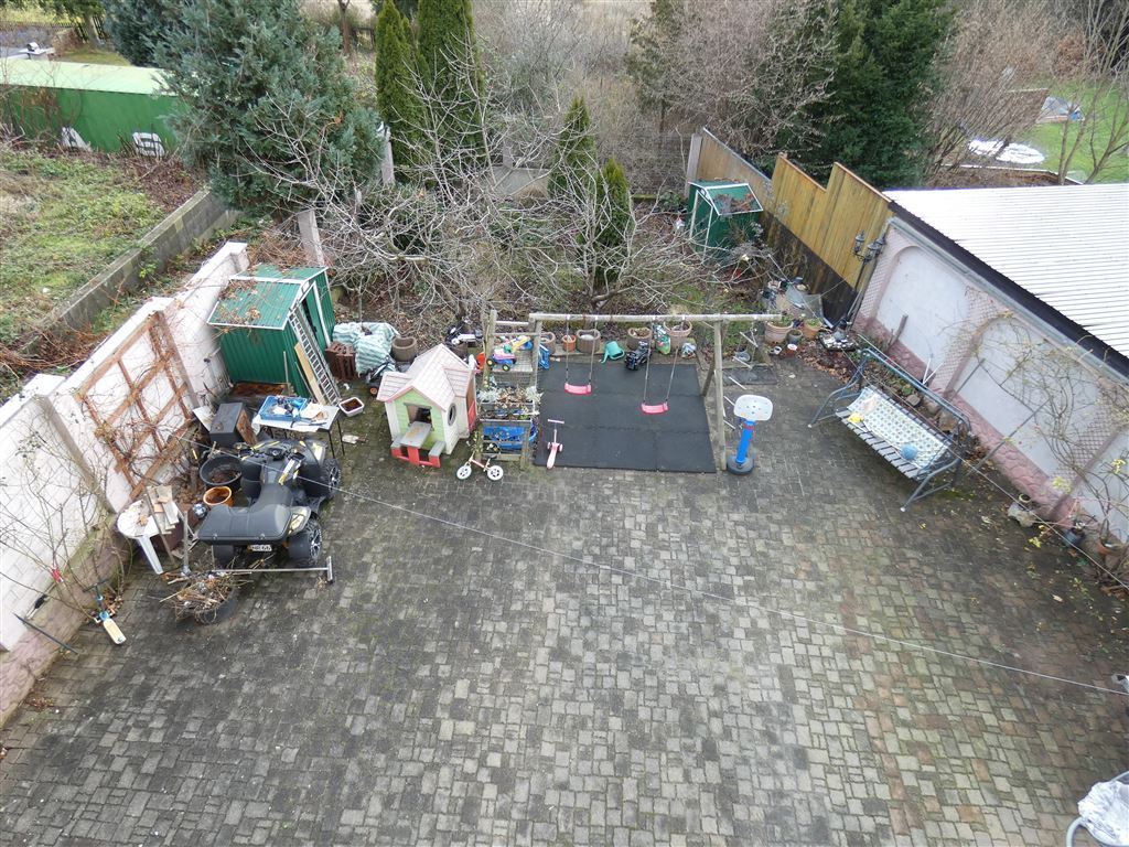 Lukratives, teils schön renoviertes 5 Parteien Haus in zentraler Lage