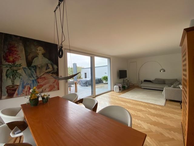 Freistehendes Einfamilienhaus mit Gartentraum in Top Wohnadresse!
Gehobene Ausstattung.