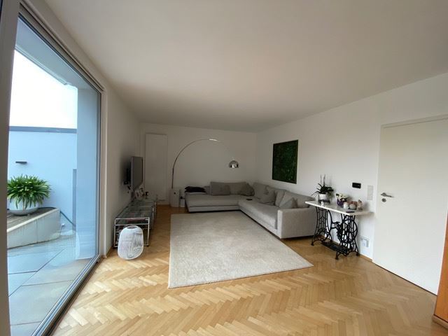 Freistehendes Einfamilienhaus mit Gartentraum in Top Wohnadresse!
Gehobene Ausstattung.