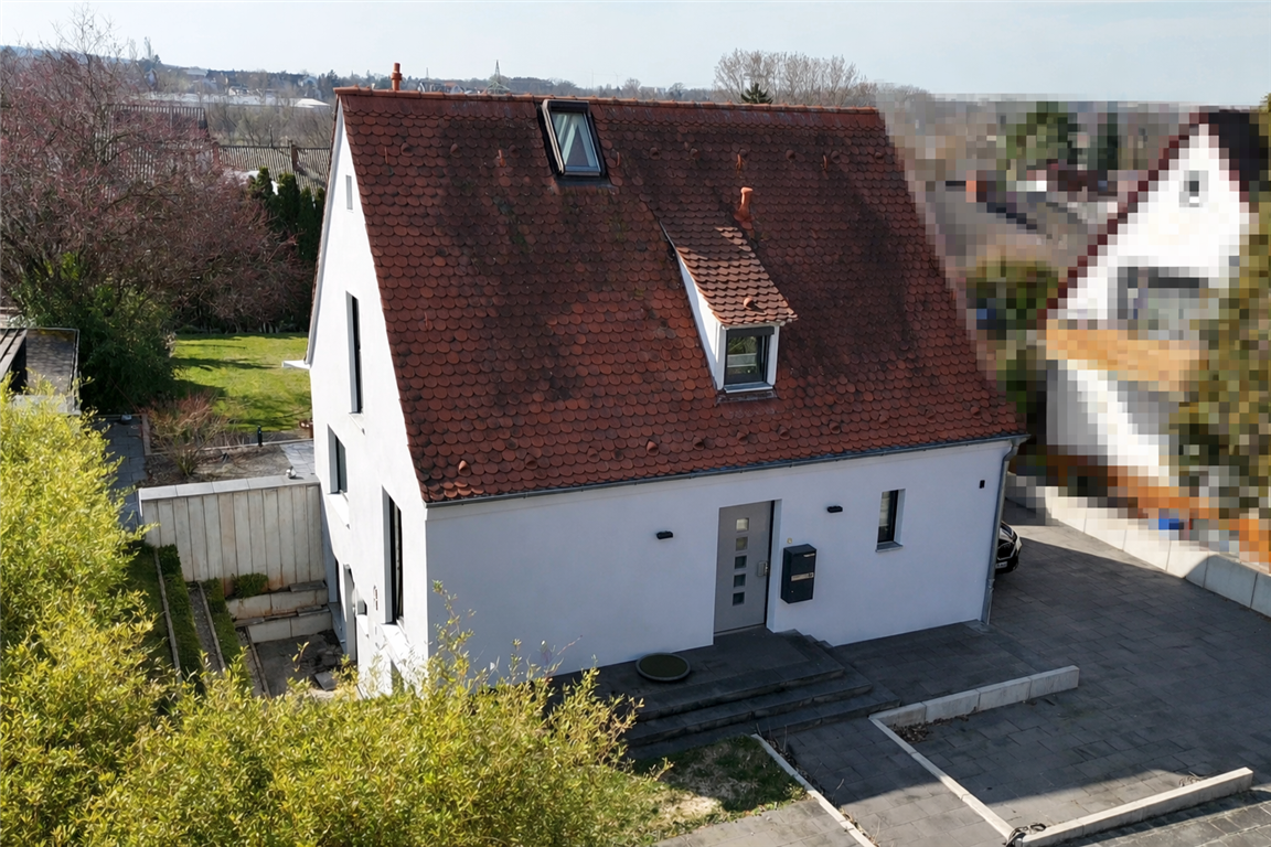 Freistehendes Einfamilienhaus mit Gartentraum in Top Wohnadresse!
Gehobene Ausstattung.