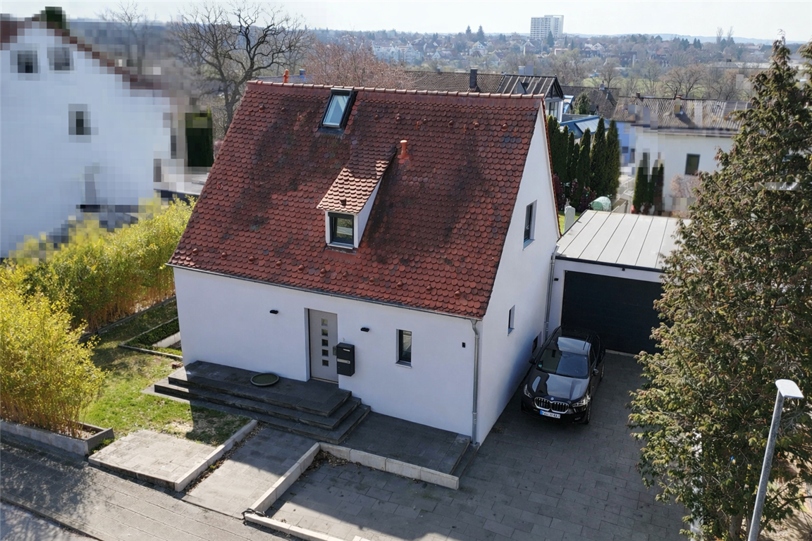 Freistehendes Einfamilienhaus mit Gartentraum in Top Wohnadresse!
Gehobene Ausstattung.