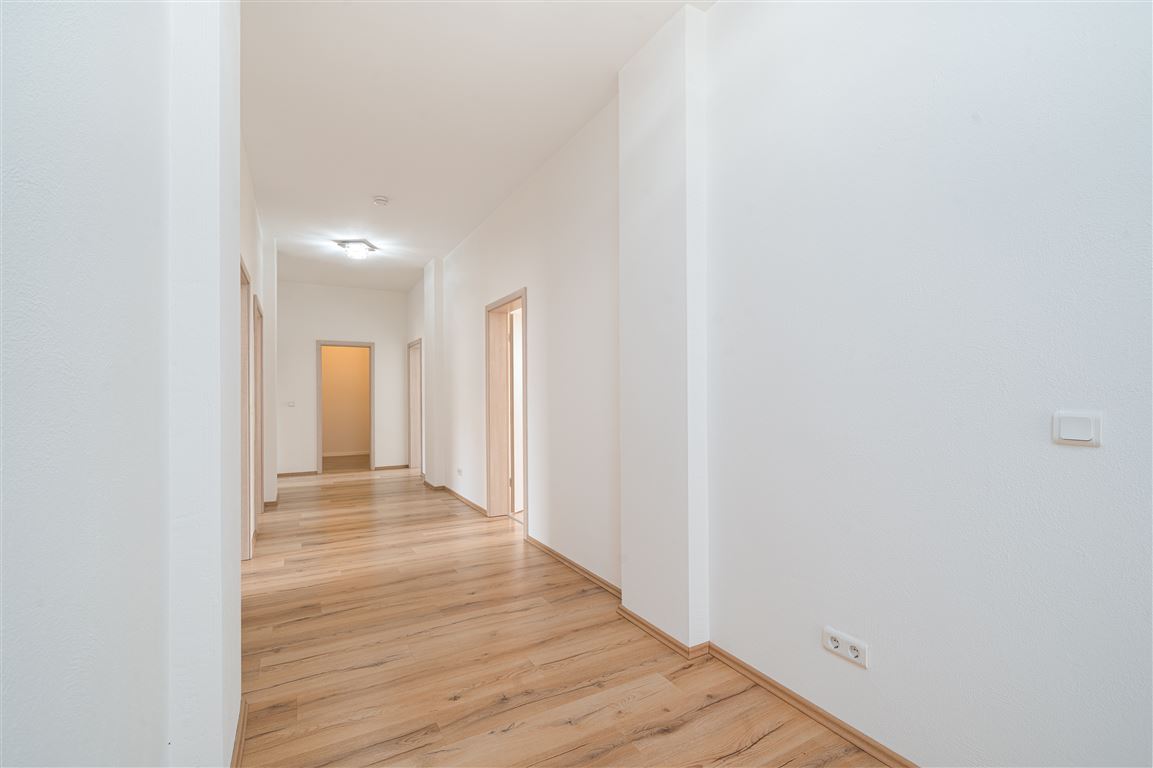 Super geschnittene 5,5-Zimmer Wohnung mit Balkon | Top-Zustand