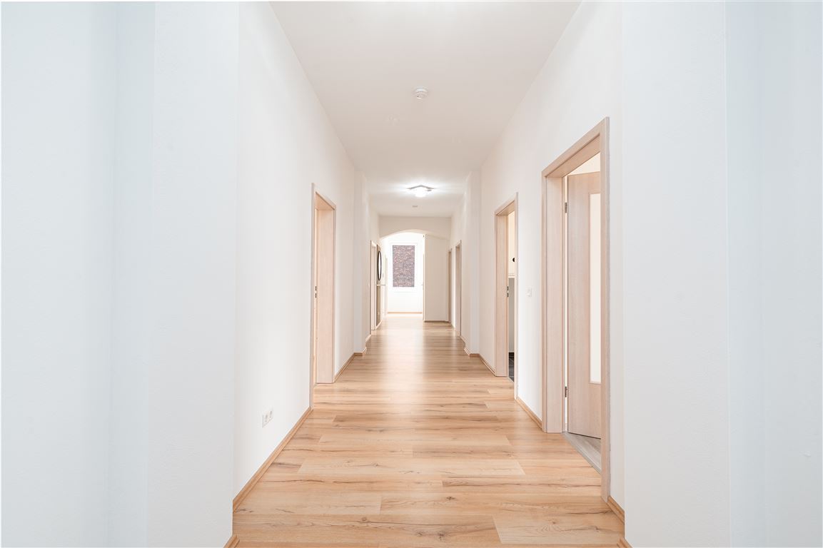Super geschnittene 5,5-Zimmer Wohnung mit Balkon | Top-Zustand