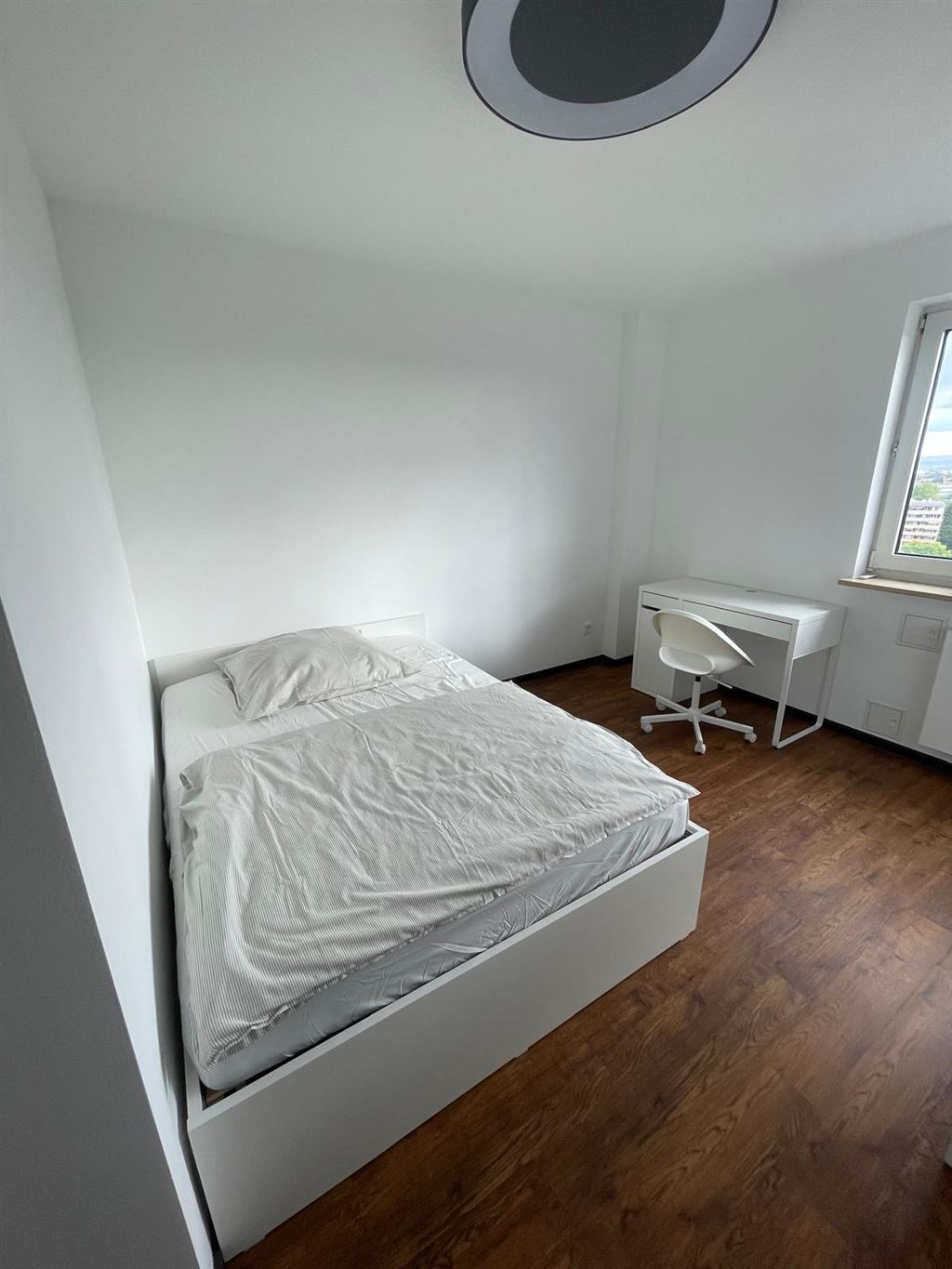 Möbliertes Zimmer in 4er WG | Einbauküche zur Mitbenutzung